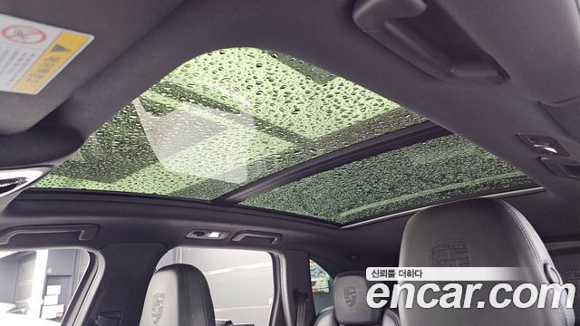 Porsche Cayenne 2017 — photo 18