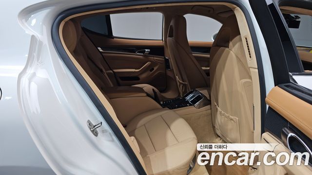 Porsche Panamera 2010 — photo 17