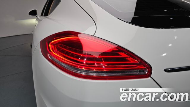 Porsche Panamera 2010 — photo 9