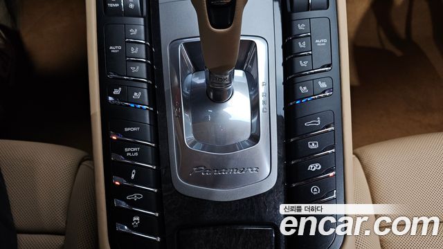 Porsche Panamera 2010 — photo 27