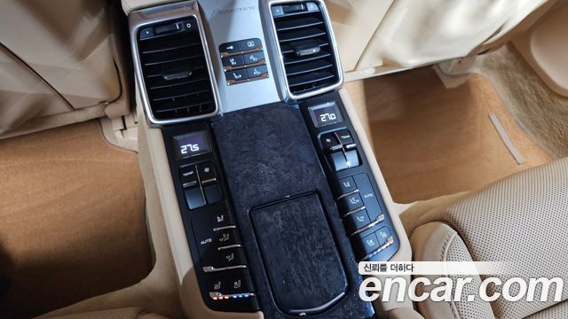 Porsche Panamera 2010 — photo 35