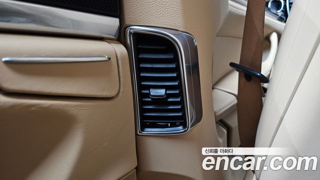 Porsche Panamera 2010 — photo 38