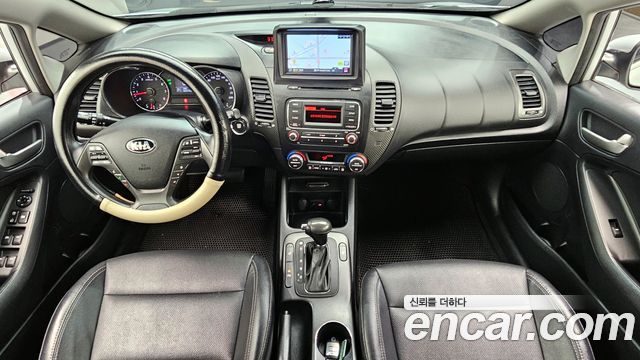 Kia K3 2015 — photo 10