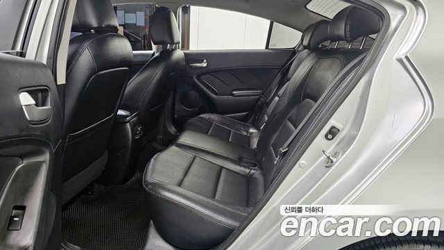 Kia K3 2015 — photo 18