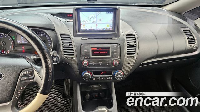 Kia K3 2015 — photo 20