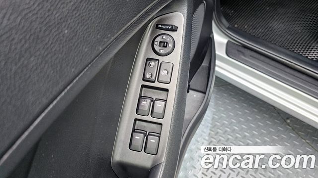 Kia K3 2015 — photo 23