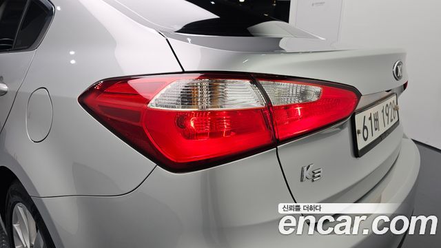 Kia K3 2015 — photo 9