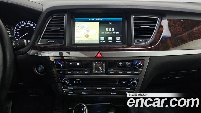 Hyundai Genesis 2015 — photo 12