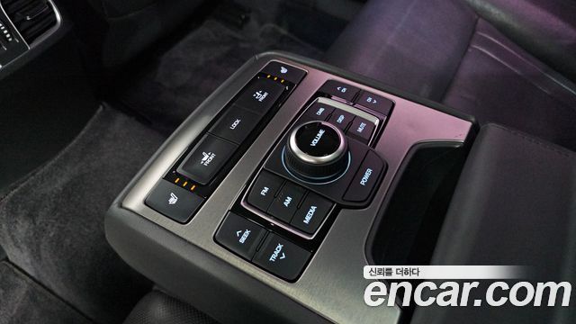 Hyundai Genesis 2015 — photo 18