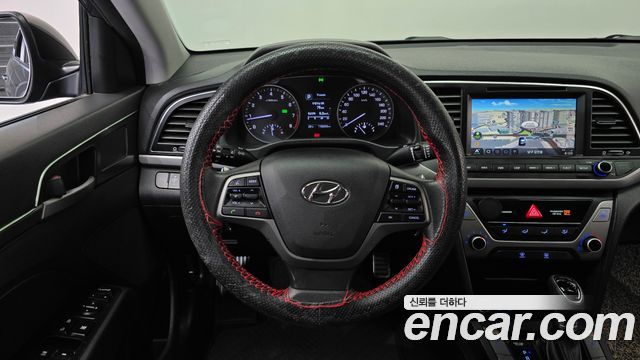 Hyundai AVANTE 2017 — photo 13