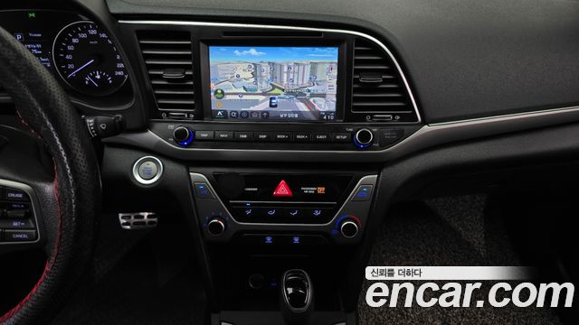 Hyundai AVANTE 2017 — photo 14