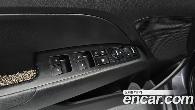 Hyundai AVANTE 2017 — photo 17