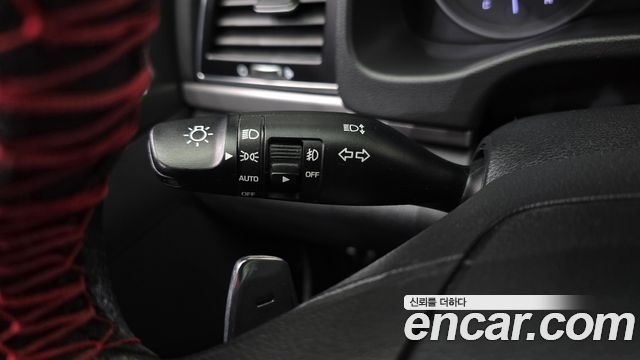 Hyundai AVANTE 2017 — photo 18
