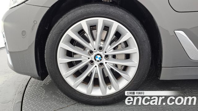 BMW 5-Series 2021 — photo 5