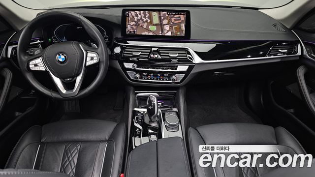 BMW 5-Series 2021 — photo 10