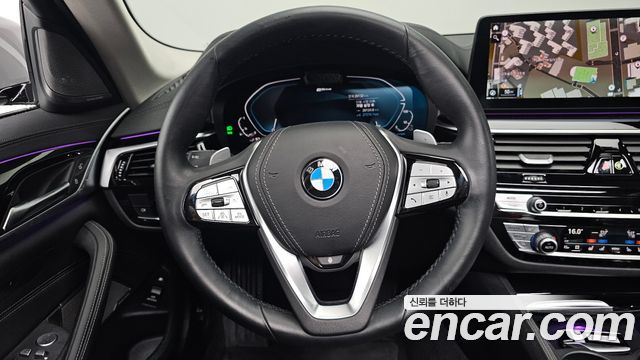 BMW 5-Series 2021 — photo 19