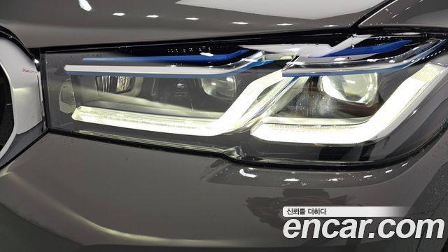 BMW 5-Series 2021 — photo 8