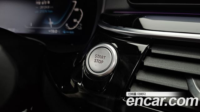 BMW 5-Series 2021 — photo 29