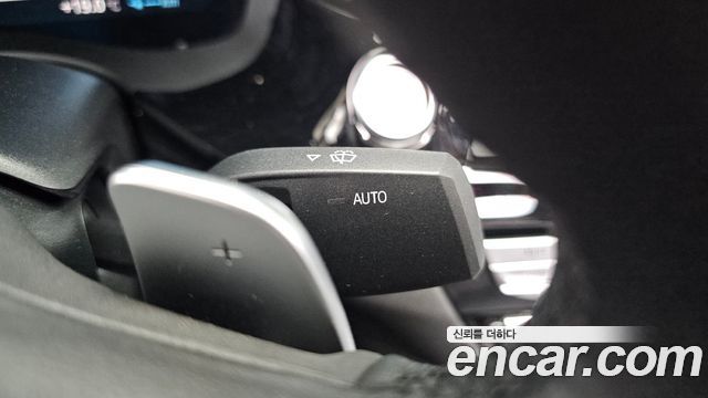 BMW 5-Series 2021 — photo 30