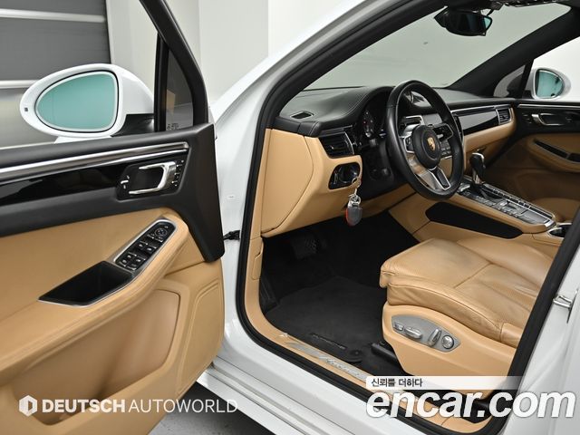 Porsche Macan 2017 — photo 10