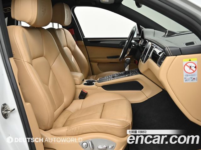 Porsche Macan 2017 — photo 11