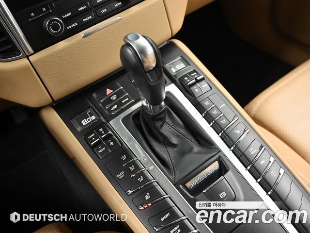Porsche Macan 2017 — photo 15