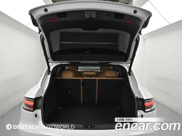 Porsche Macan 2017 — photo 20