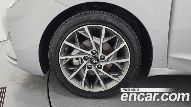 Hyundai AVANTE 2020 — photo 5