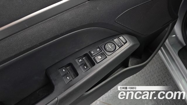 Hyundai AVANTE 2020 — photo 19