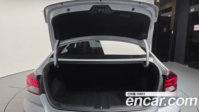 Hyundai AVANTE 2020 — photo 20