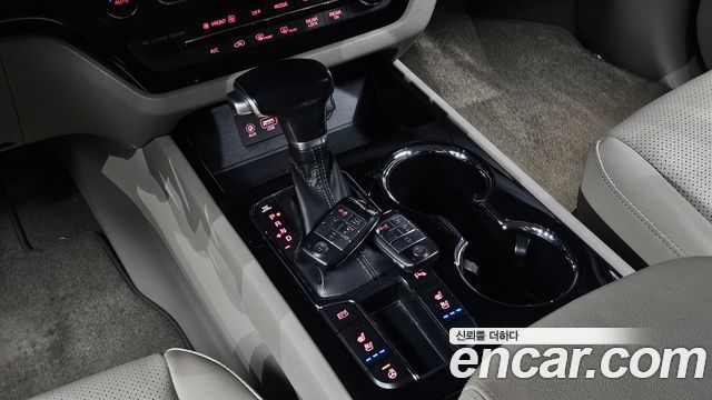 Kia Canival 2019 — photo 12