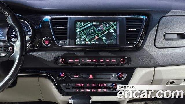 Kia Canival 2019 — photo 21