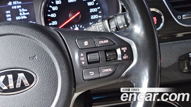 Kia Canival 2019 — photo 25