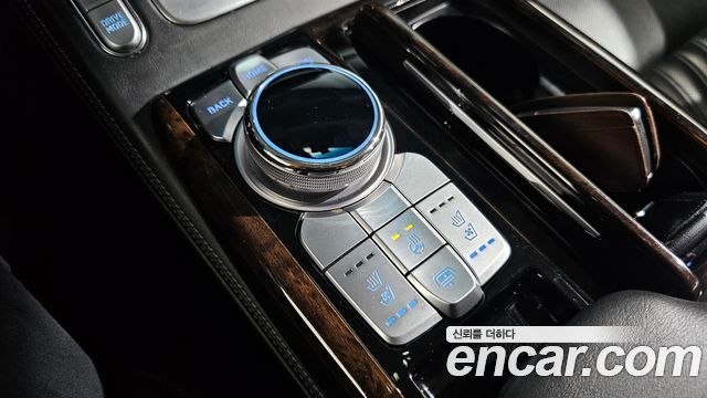 Genesis G90 2019 — photo 12