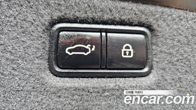 Genesis G90 2019 — photo 24