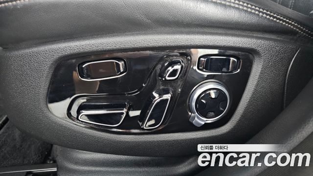 Genesis G90 2019 — photo 31