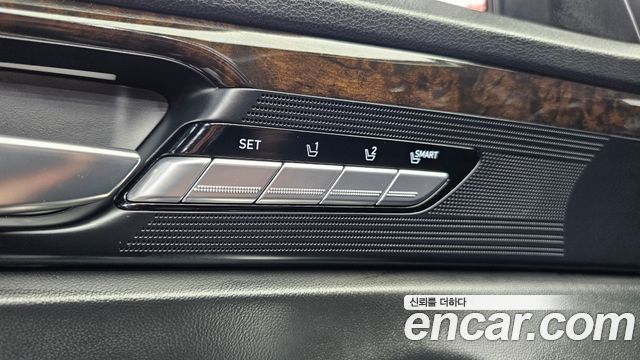 Genesis G90 2019 — photo 35