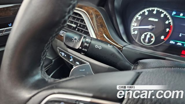 Genesis G90 2019 — photo 37