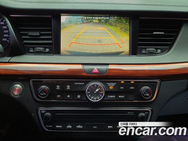 Kia K7 2016 — photo 12