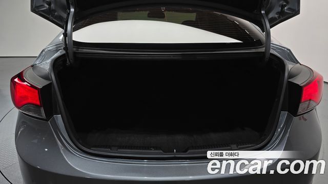 Hyundai AVANTE 2015 — photo 20