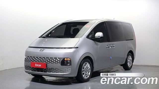 Hyundai Staria 2022 — photo 1
