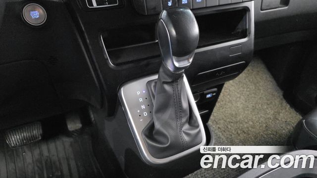 Hyundai Staria 2022 — photo 9