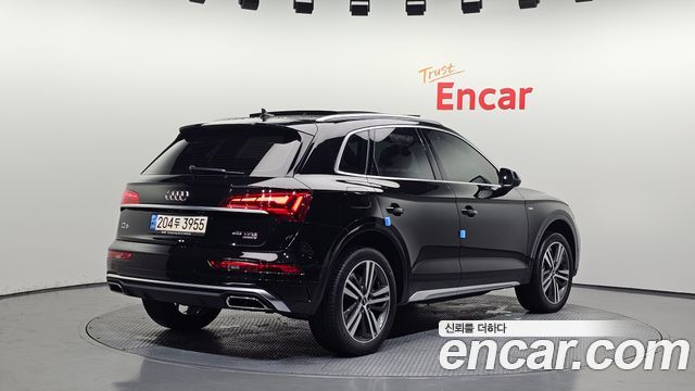 Audi Q5 2021 — photo 2