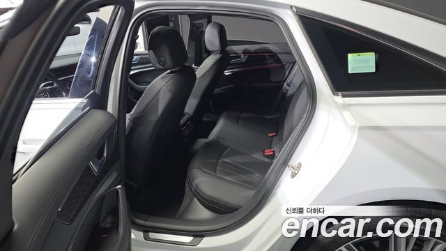 Audi A6 2023 — photo 17