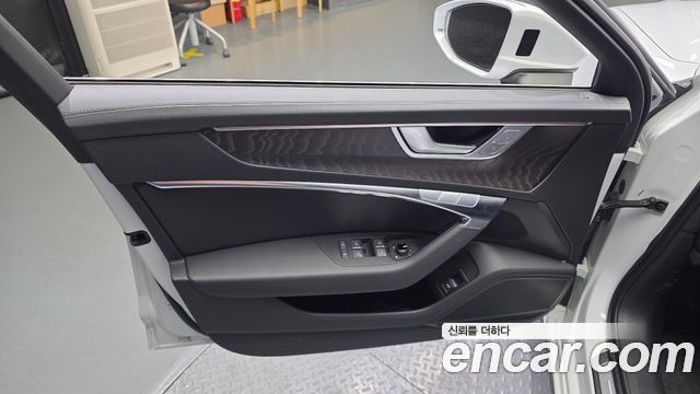 Audi A6 2023 — photo 14