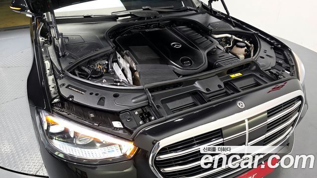 Mercedes-Benz S-Class 2022 — photo 6