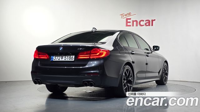 BMW 5-Series 2018 — photo 2