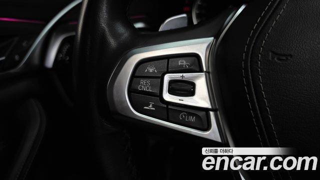 BMW 5-Series 2018 — photo 21
