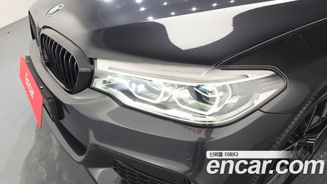 BMW 5-Series 2018 — photo 8