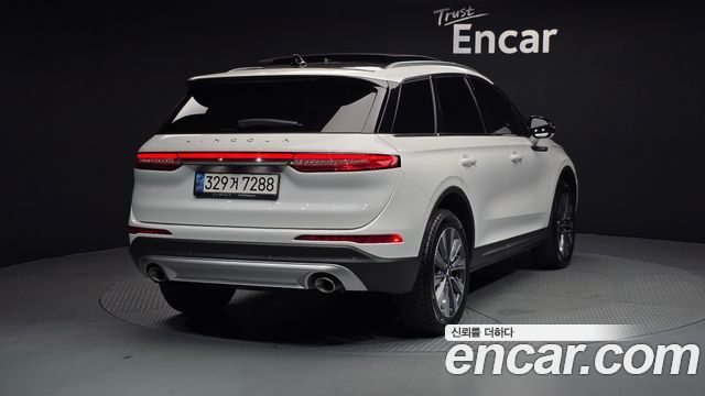 Lincoln Corsair 2022 — photo 2